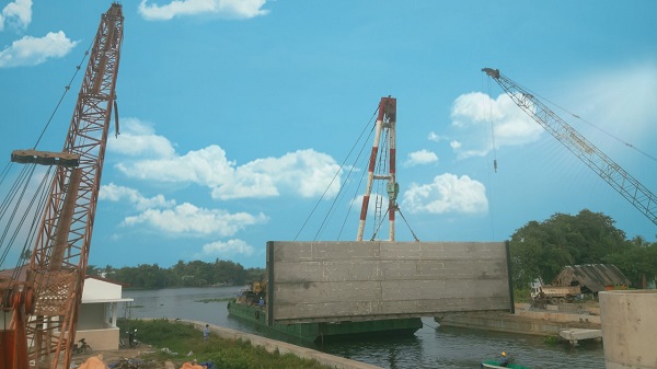 Intake gate Binh Nham 