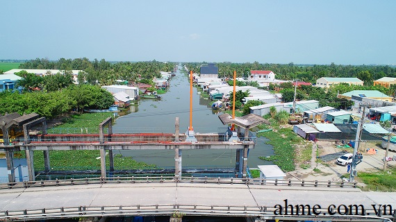 Cống ngăn mặn lình huỳnh tỉnh Kiên Giang