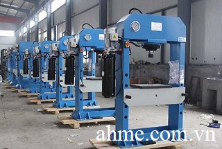 Hydraulic press machine