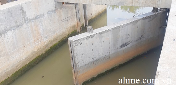 Embankment along the Sai Gon river from Nang Am cannal to Lang The cannal